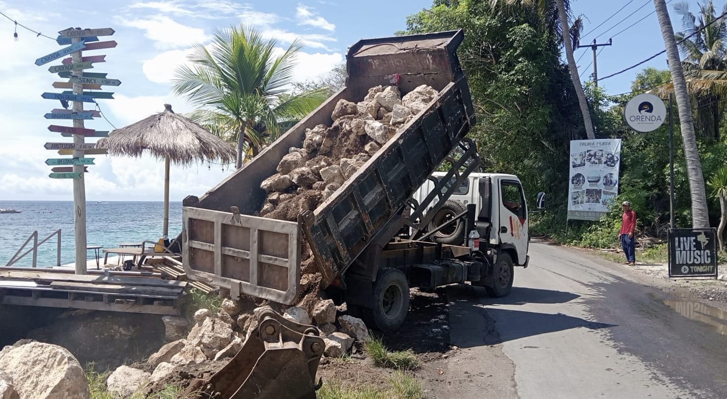 BWS Bali Kerjakan Pengaman Pantai Sental Nusa Penida