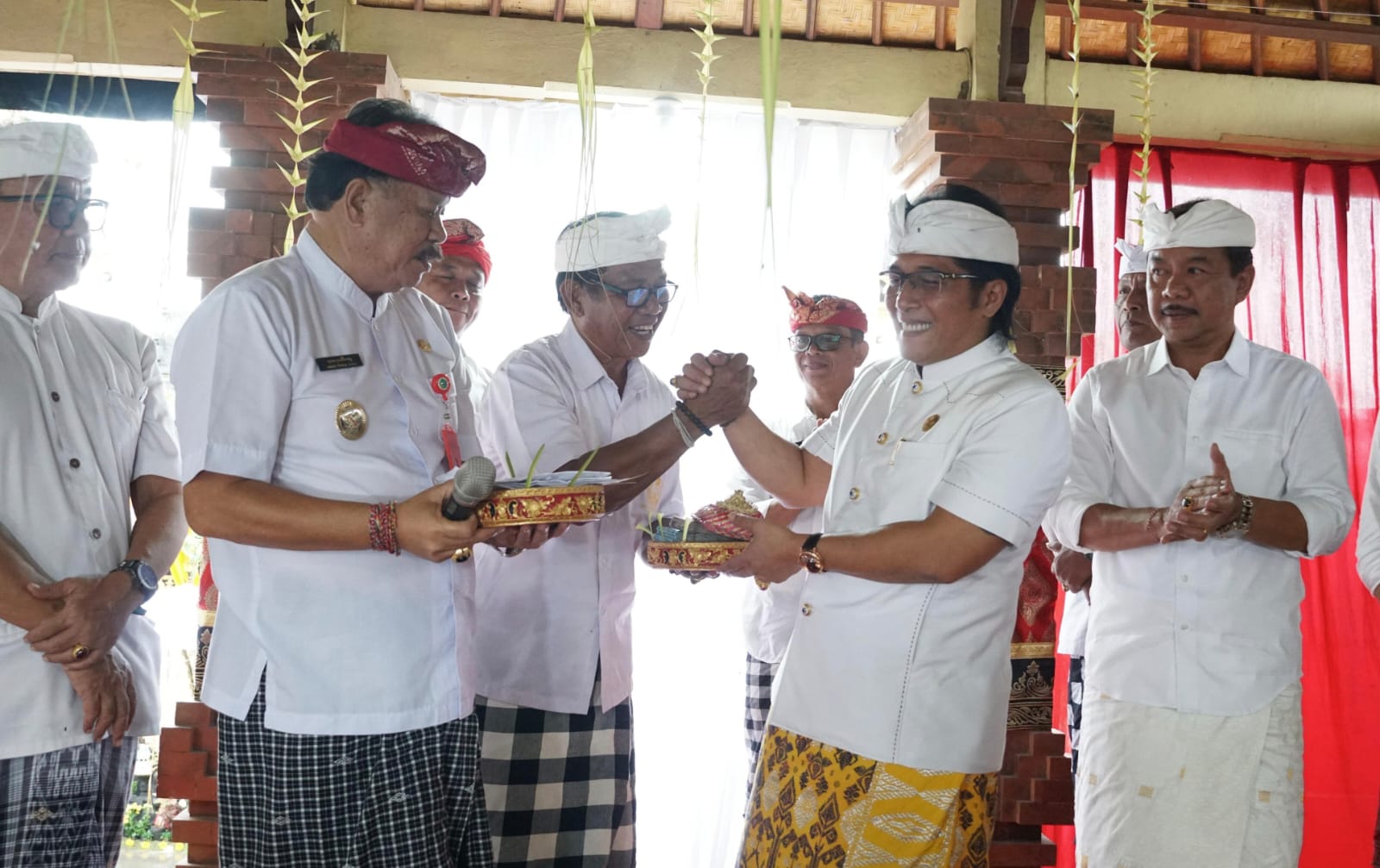 Hadiri Pamelaspasan Pura Dalem Desa Adat Rejasa, Wagub Giri Prasta Apresiasi Desa Adat Komitmen Jaga Bali