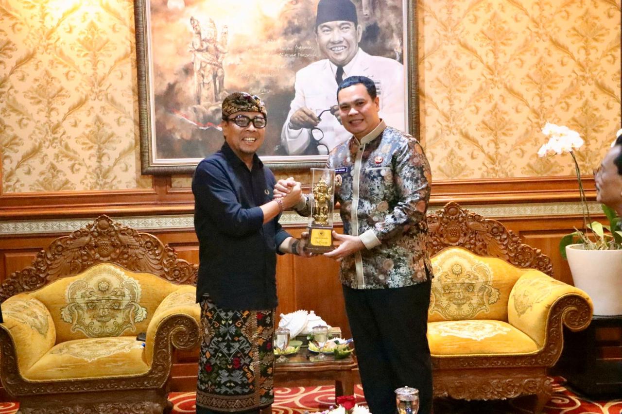 Wawali Arya Wibawa Terima Kunjungan Kerja Walikota Serang Budi Rustandi