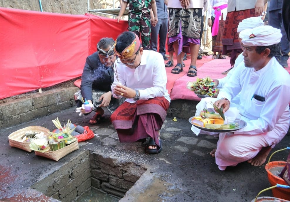 Bupati Adi Arnawa Letakan Batu Pertama Pembangunan Gedung DPRD Badung