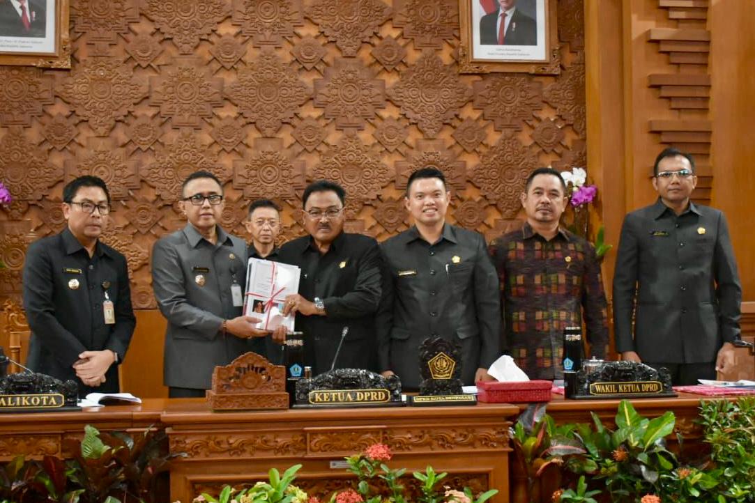 Walikota Jaya Negara Sampaikan Ranperda Pertanggung Jawaban APBD TA 2024, Usulkan Rancangan Perubahan KUA dan PPAS 2025
