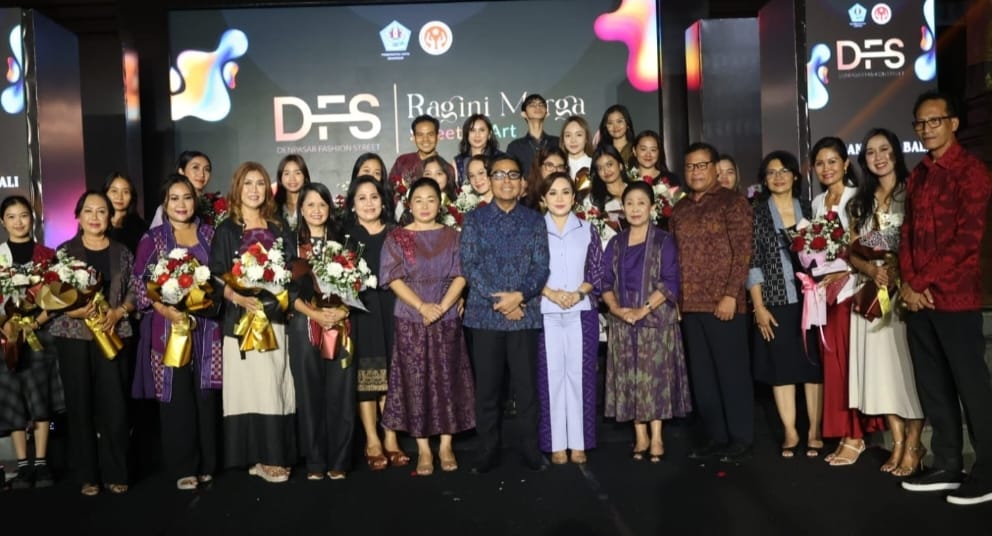 Denpasar Fashion Street 2025 Wahana Kolaborasi Desainer dan Seniman Muda