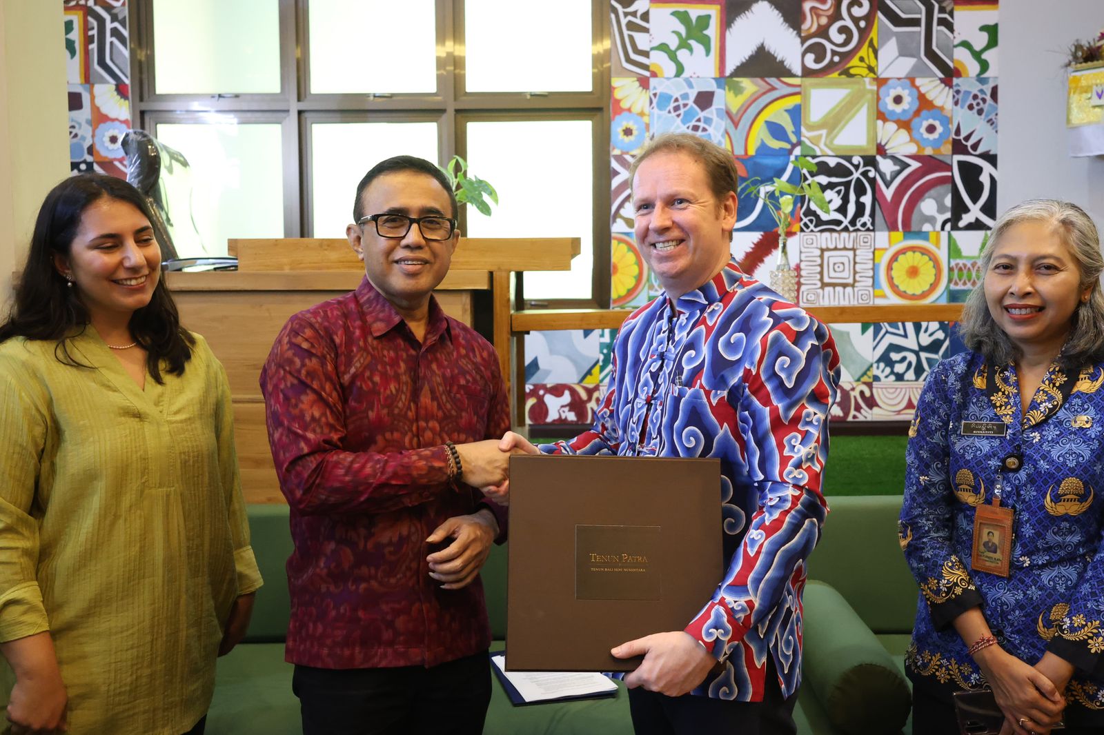 Walikota Jaya Negara Terima Kunjungan Wakil Dubes Inggris Matthew Downing, Bahas Kolaborasi dan Tingkatan Kompetensi Bahasa Inggris