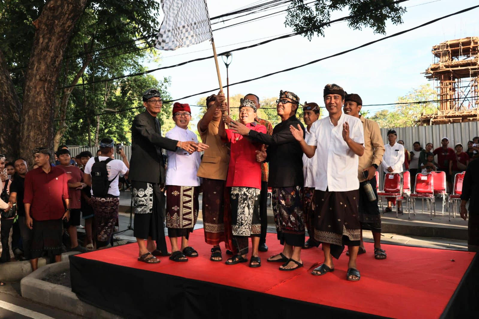 Peringati Hari Lahir Pancasila dan Bulan Bung Karno, Wawali Arya Wibawa Hadiri Karnaval Pancasila dan Pentas Budaya Nusantara