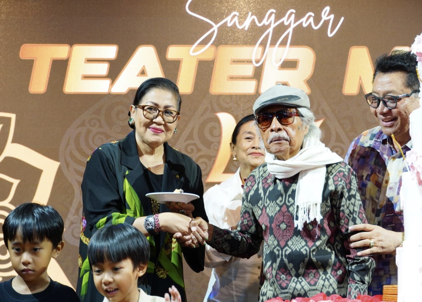 Ny. Putri Koster Nilai Teater Mini Strategis Bangun Karakter Anak Lewat Seni