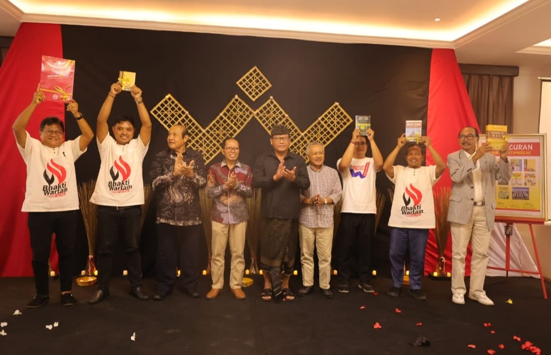 Sekda Alit Wiradana Hadiri Perayaan HUT Majalah Hindu Wartam
