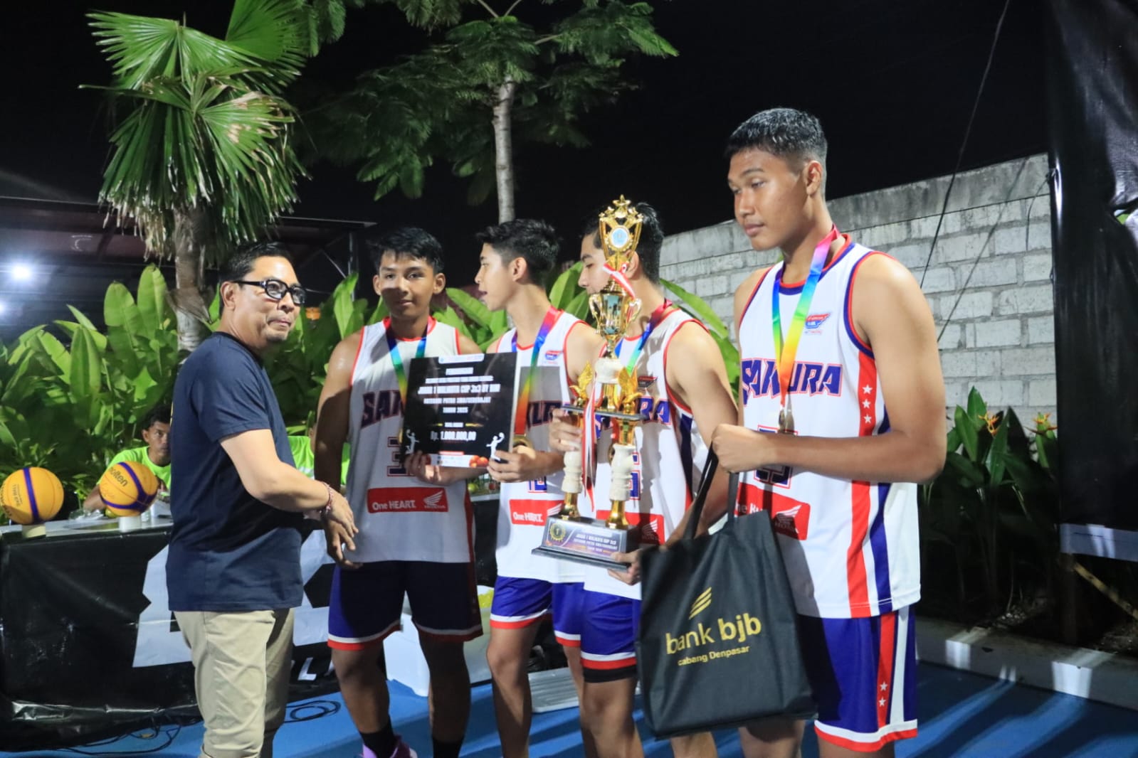 Tutup Walikota Cup Kejuaraan Bola Basket 3 on 3, Wawali Arya Wibawa Dorong Gali Bibit Atlet Muda Berbakat