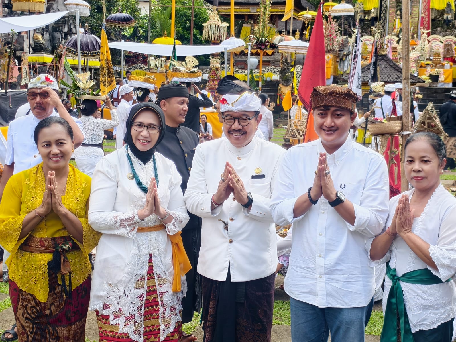 Pujawali Pura Mandhara Giri Semeru Agung Berjalan Lancar, Cok Ace Apresiasi Dukungan Pemkab Lumajang