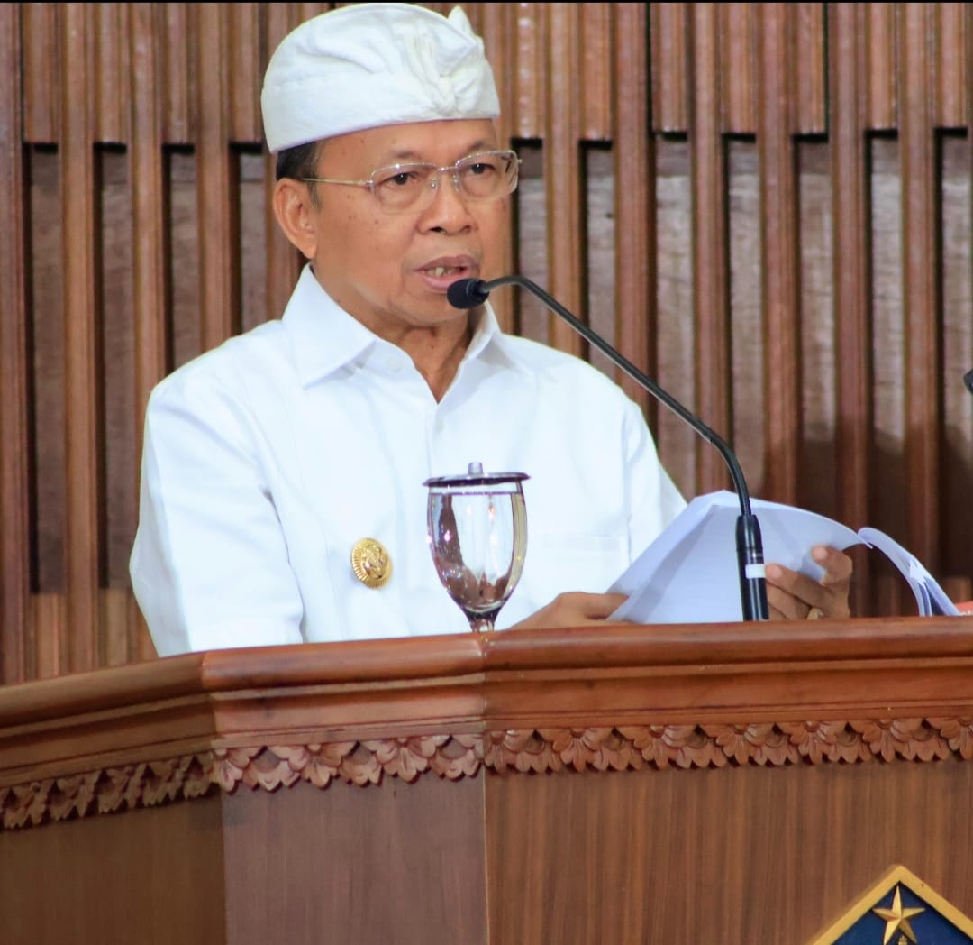 Jawab Pandangan Fraksi Terkait Raperda Perubahan APBD Bali 2025, Gubernur Koster Prioritas Program Kepentingan Publik