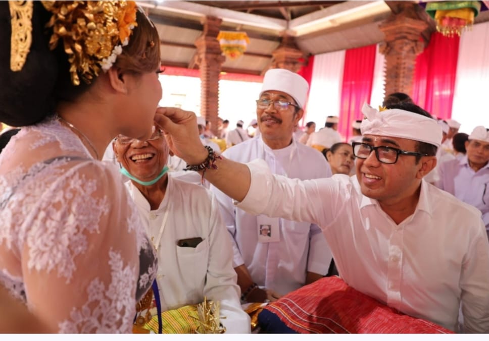 Wali Kota Jaya Negara Nyangging Potong Gigi Massal Desa Dauh Puri Kauh