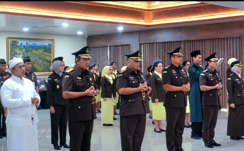 Kajati Sumadan Lantik Wakajati Bali dan Kajari Klungkung