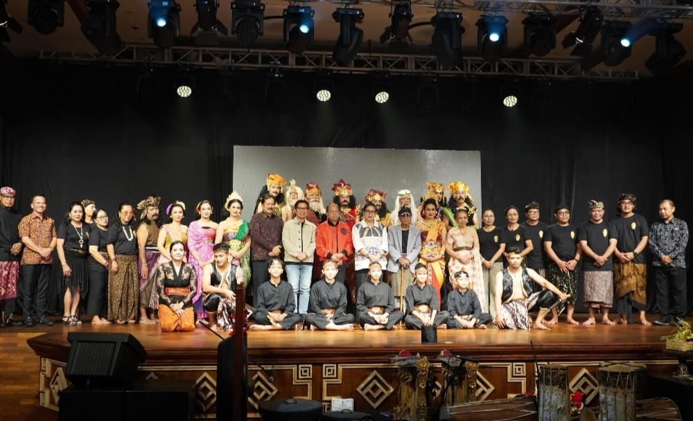 Gubernur Koster Dukung Teater Modern Bali, Maha Senapati Drona Tampil Memukau di Festival Bali Jani VII