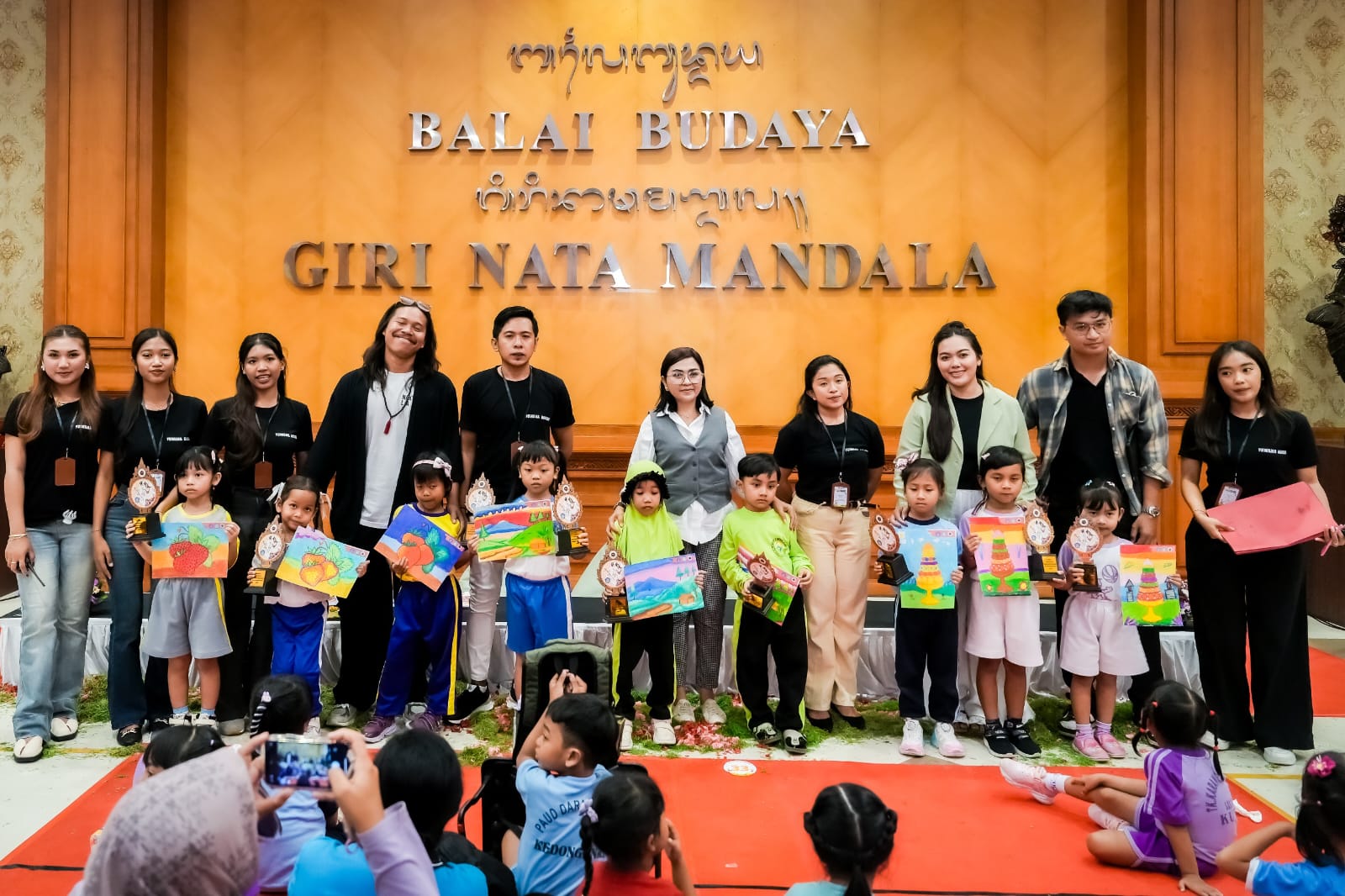 Ny. Rasniathi Adi Arnawa Buka Lomba Mewarnai Piala Bunda PAUD Kabupaten Badung