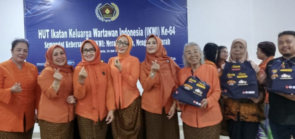 Pengurus IKWI  Pusat Rayakan HUT Ke-64  Secara Sederhana