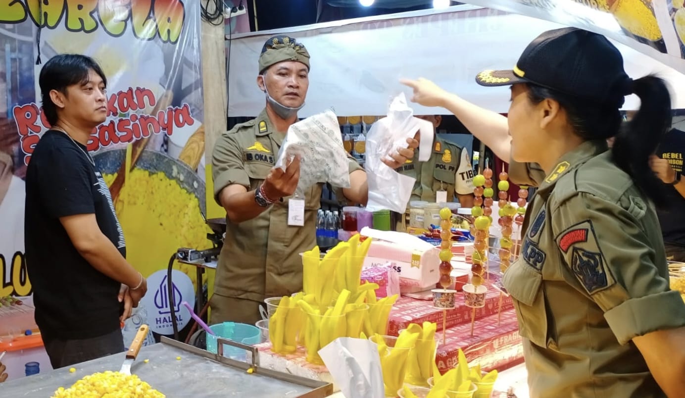 Gunakan Plastik Sekali Pakai, 22 UMKM di Luar Taman Budaya Bali Terjaring Sidak   