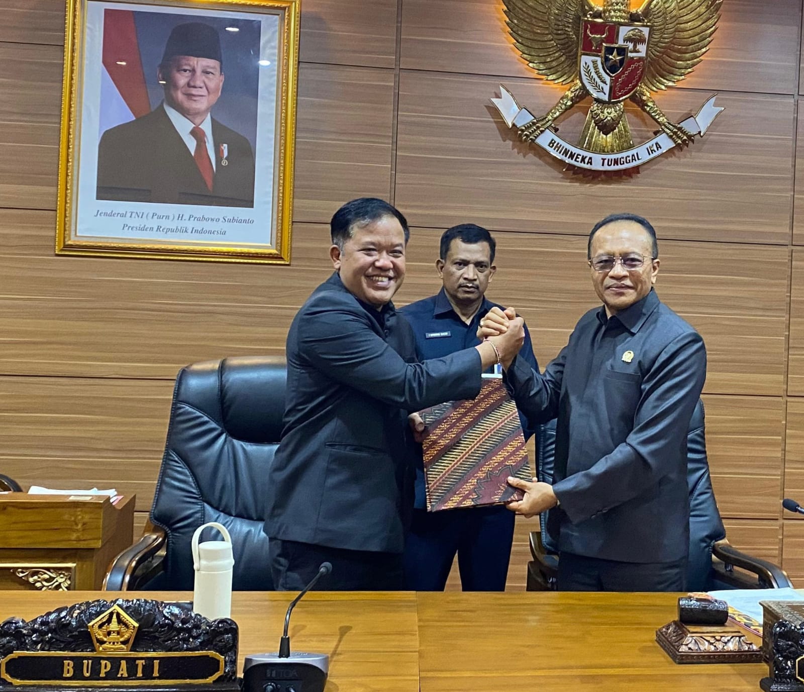 RAPBD Bangli Ditetapkan Jadi Perda, Sedana Arta: Dengan Bersinergi Bangli Akan Lebih Baik