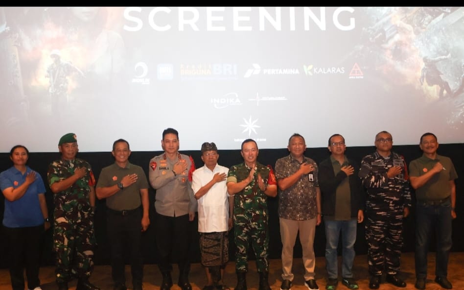 Gubernur Koster Nobar Film Believe Bersama Pangdam IX/Udayana dan Kapolda Bali di MBG Kuta