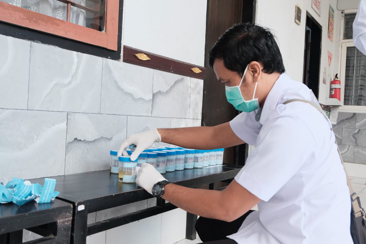 Cegah Peredaran Narkotika, Rutan Bangli Test Urine 60 Warga Binaan