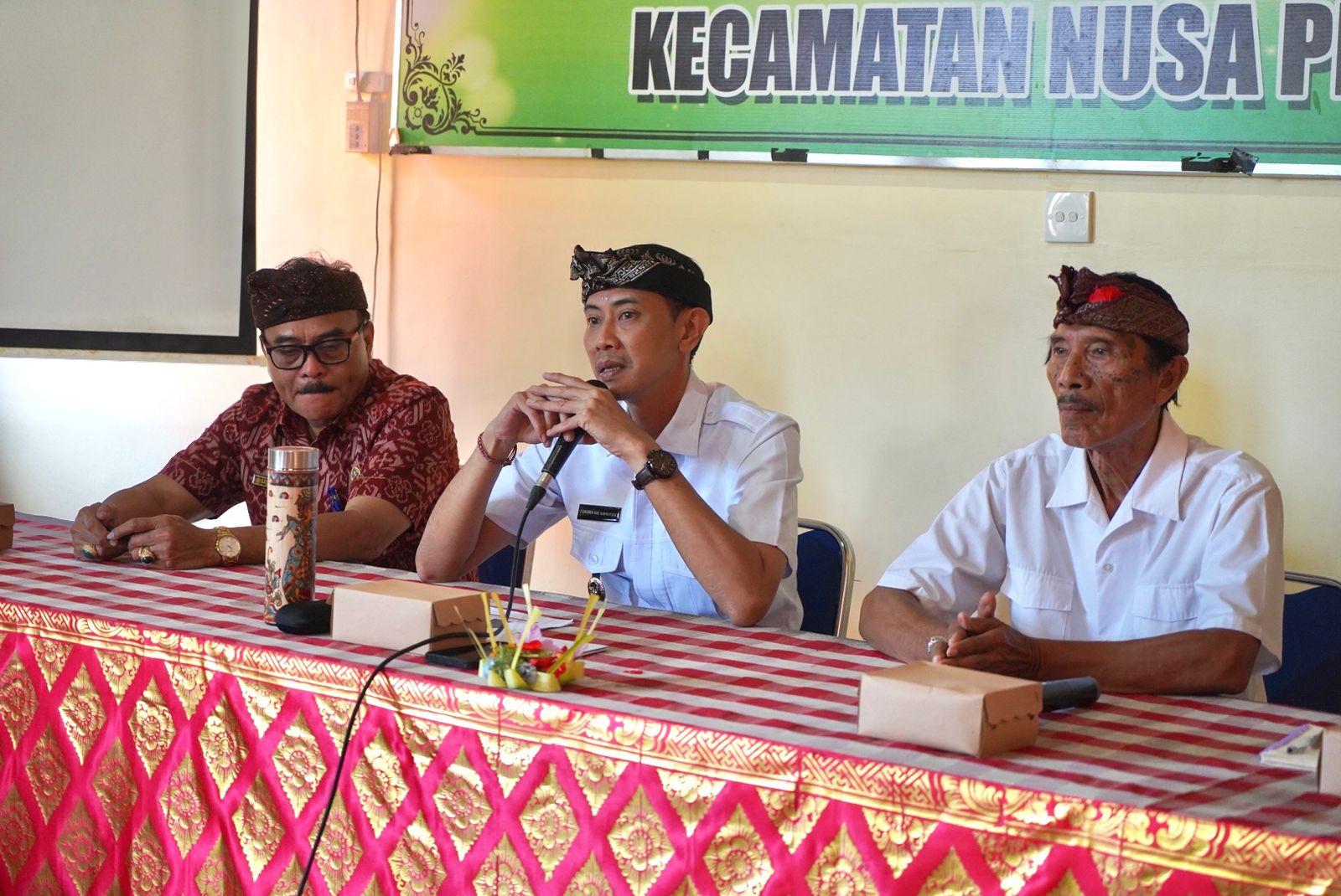Wabup Tjok Surya Minta Masyarakat Jaga Kerukunan Umat Beragama di Klungkung