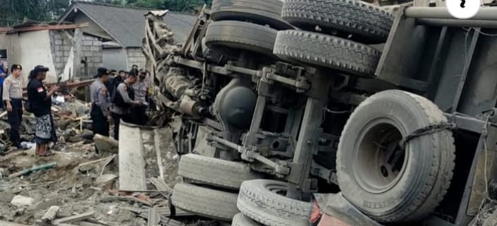 Rem Blong, Truk Angkut Semen Renggut Empat Nyawa Warga