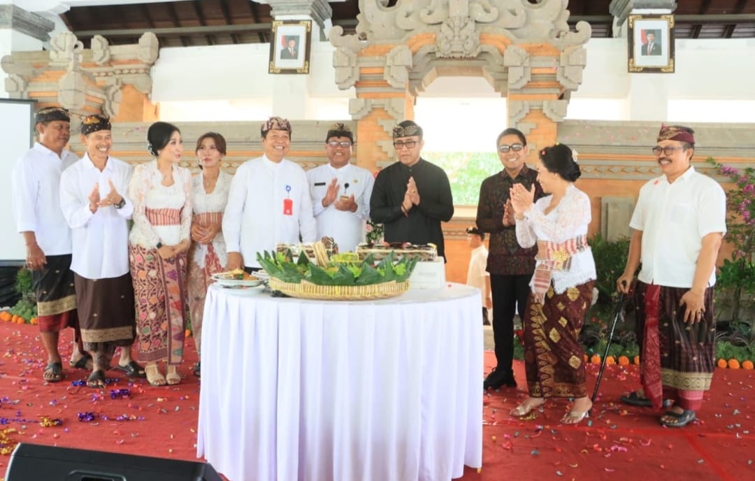 Puncak HUT Ke-28 Perumda Tirta Sewakadarma, Walikota Jaya Negara Dorong Peningkatan Pelayanan Prima