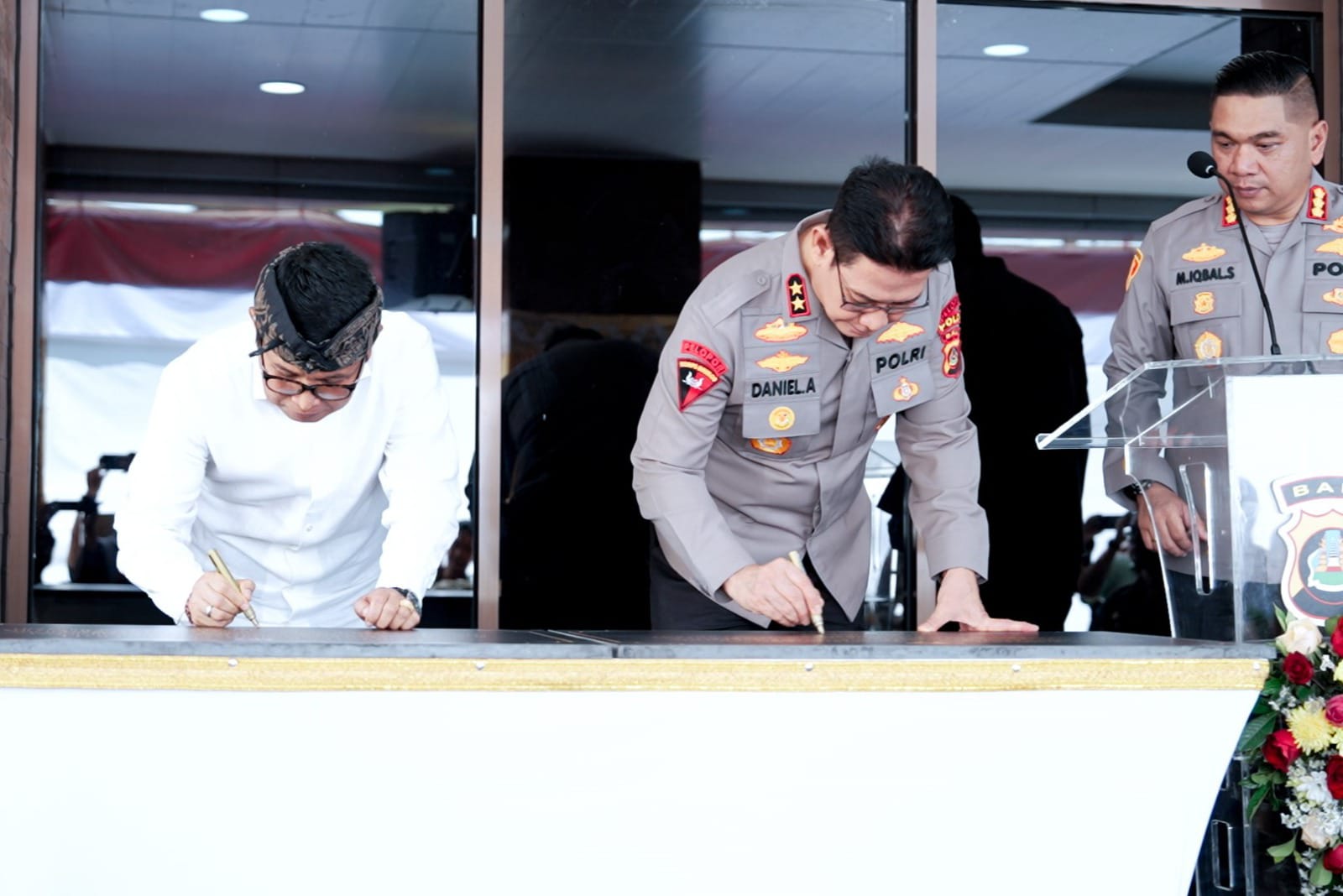 Bupati Adi Arnawa Hadiri Peresmian Gedung Polrestabes Denpasar