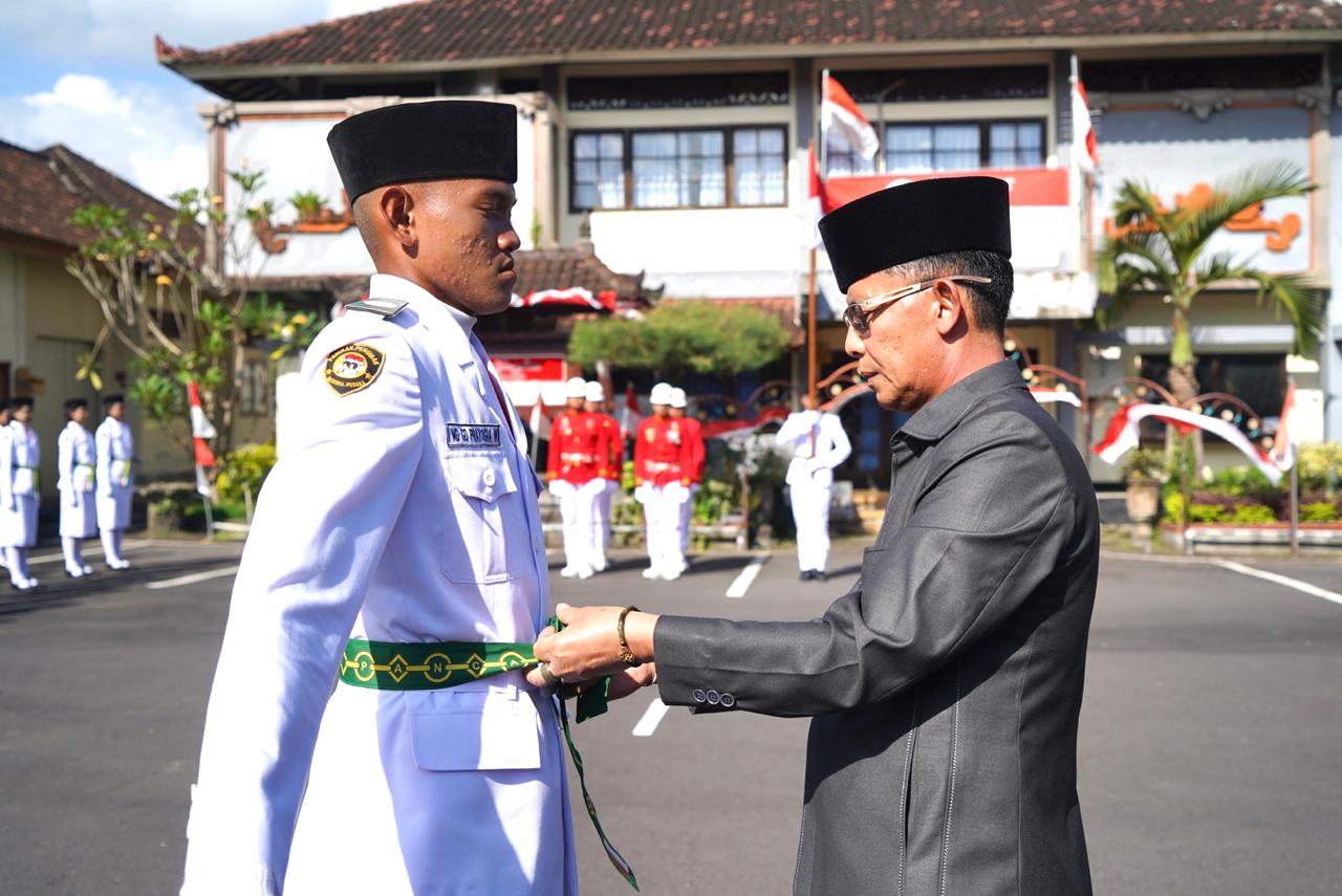 Bupati Satria Kukuhkan Anggota Paskibraka 2025