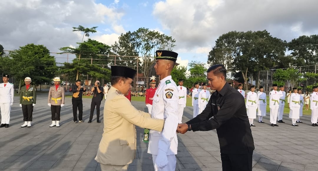 Bupati Sedana Arta Kukuhkan Paskibraka 2025 di Alun-Alun Bangli