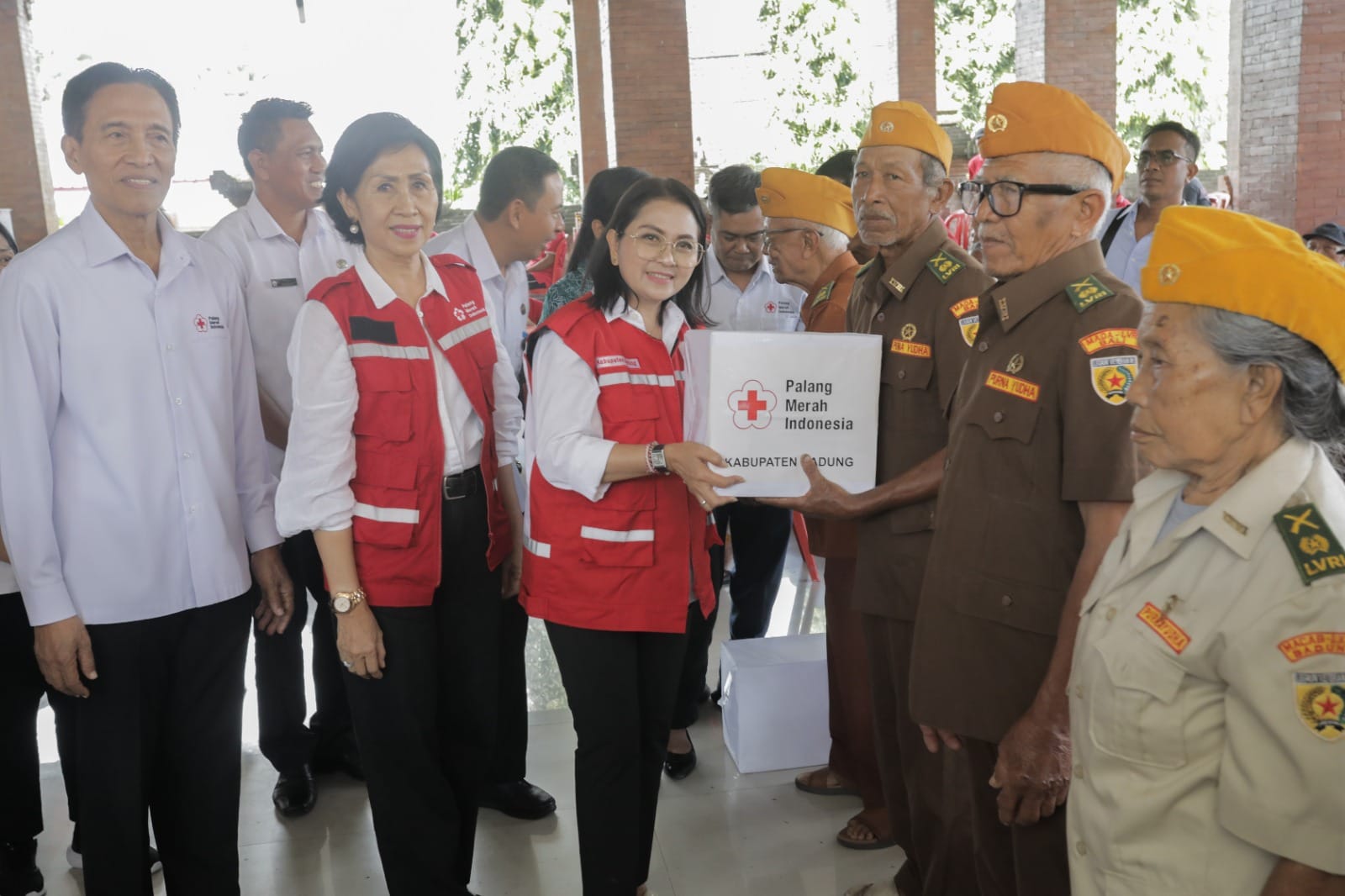 TP PKK Bersama PMI Badung Gelar Safari Kesehatan dan Pelayanan Sosial di Desa Baha
