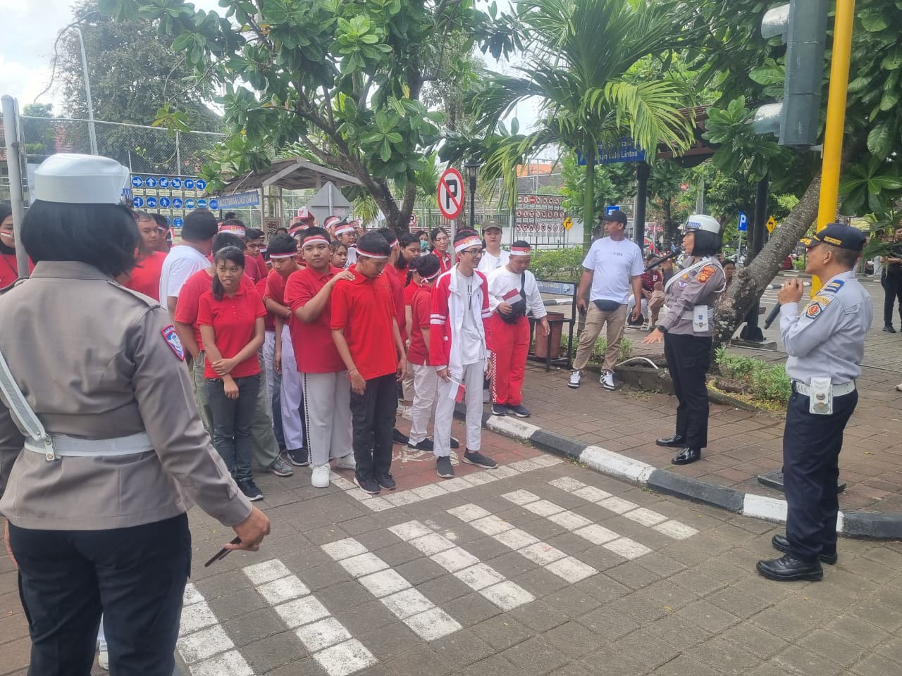 Dinsos Denpasar Warnai Peringatan HUT Ke-80 RI, Edukasi Lalin dan Asesmen 140 Sahabat Difabel