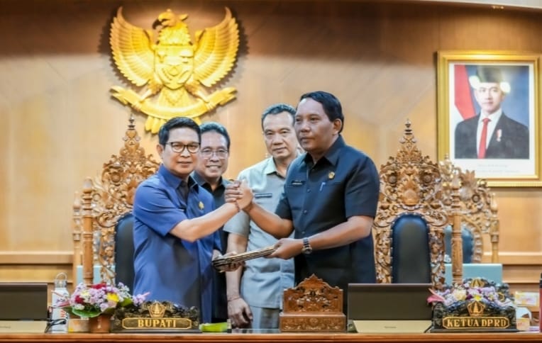 Bupati Badung Sampaikan Jawaban Pemerintah Atas Ranperda RPJMD, Pajak Daerah dan KUA-PPAS Perubahan 2025