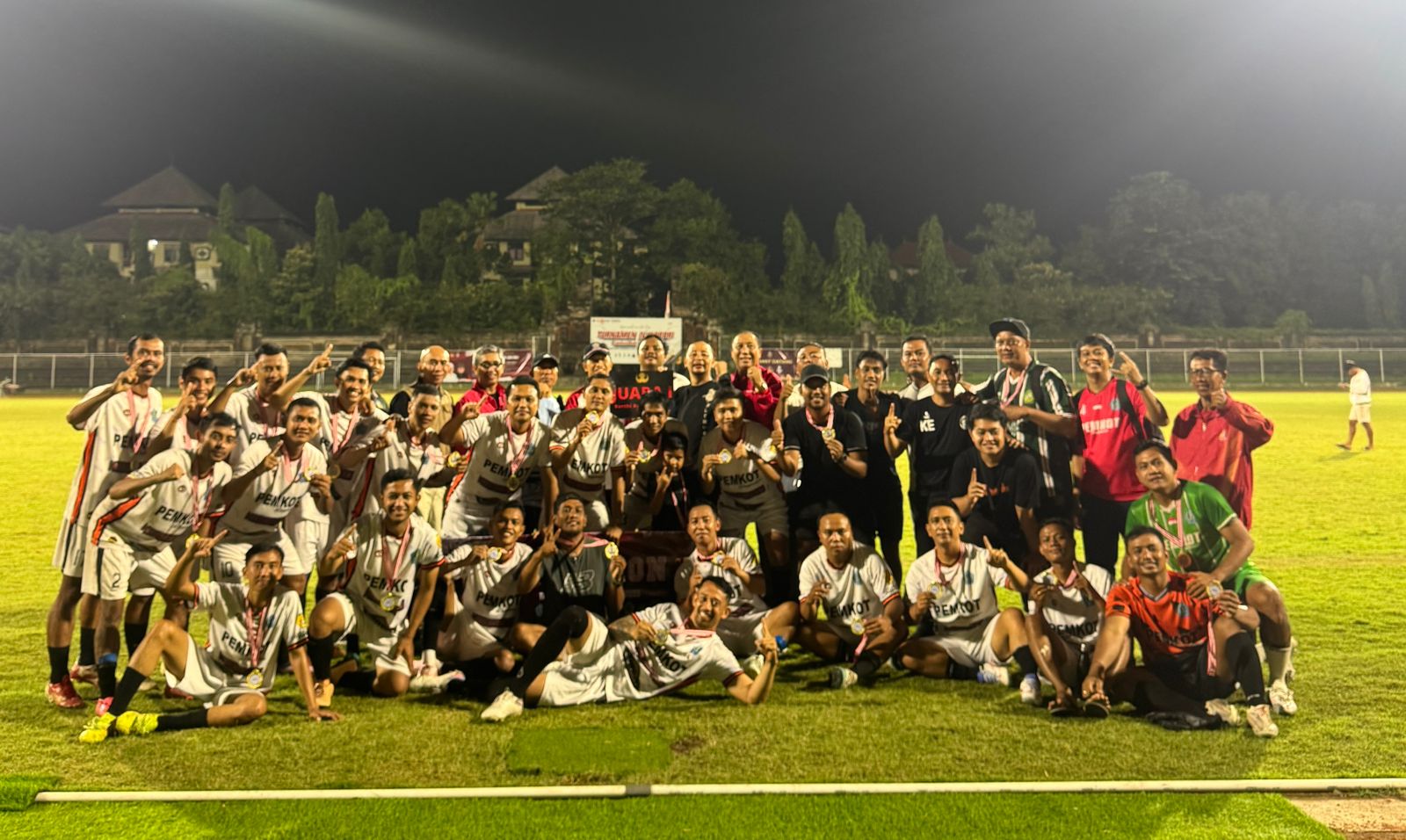 Tekuk Pemkab Gianyar, Pemkot Denpasar Juara Turnamen Sepak Bola Bapor Korpri Bali