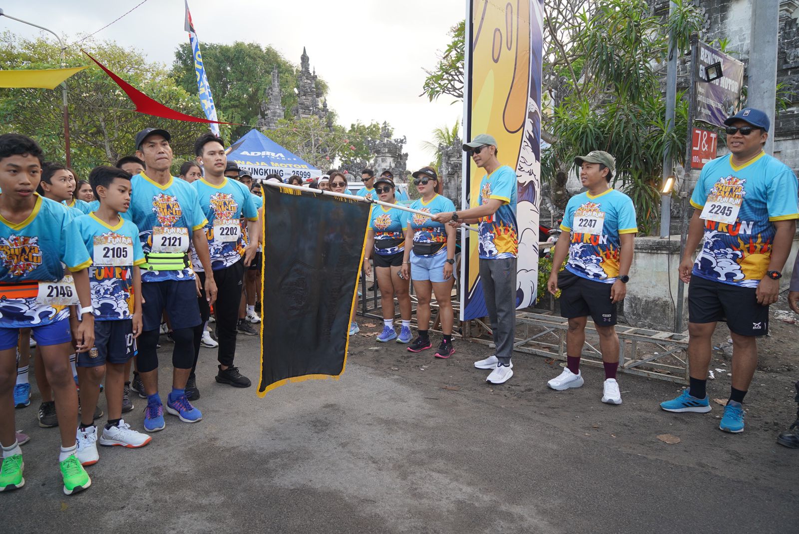 Wabup Tjok Surya Lepas Peserta Fun Run Surya Metu Festiva