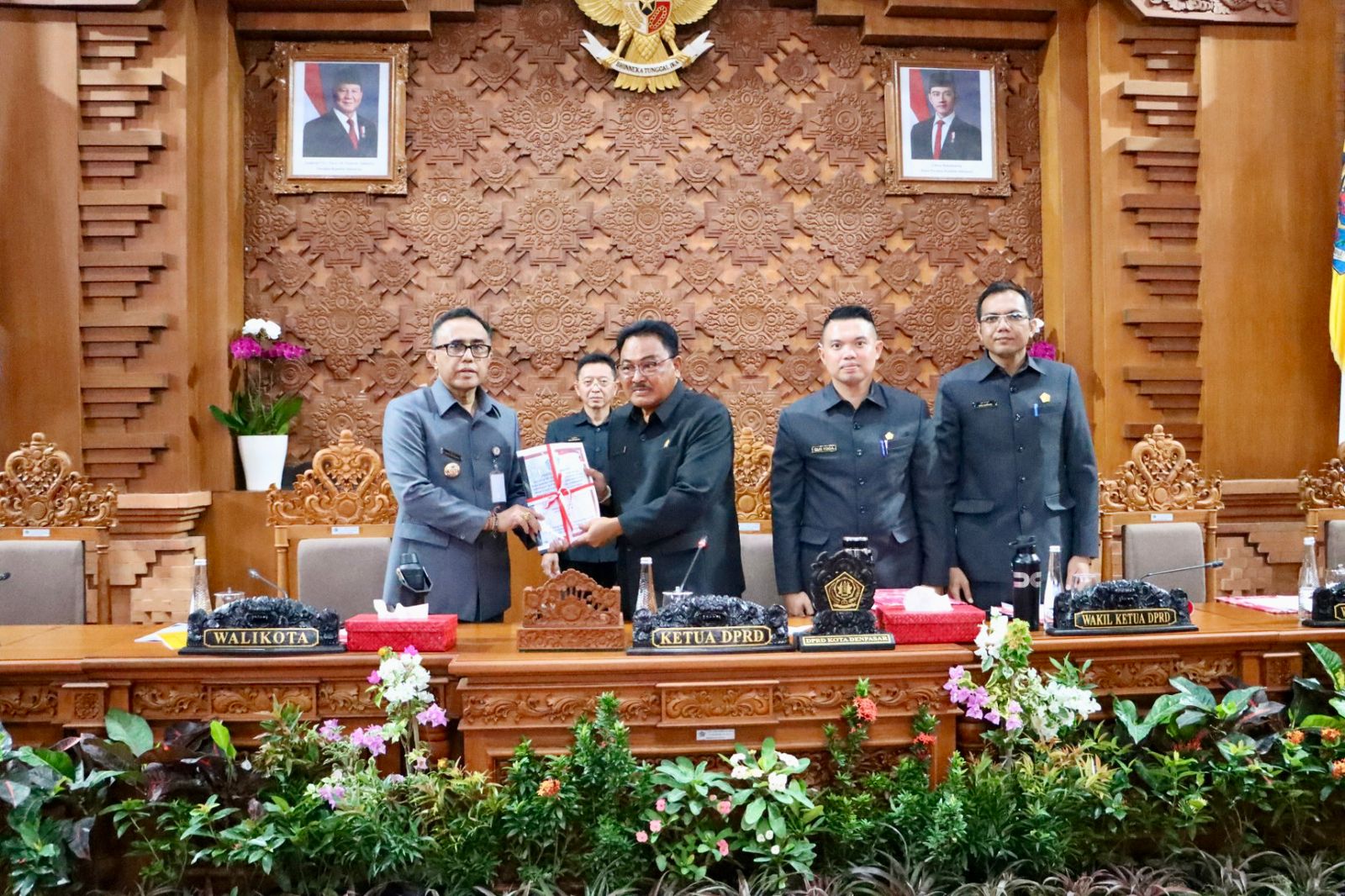 Rapat Paripurna Masa Persidangan II DPRD Denpasar, Seluruh Fraksi Setujui Penetapan Ranperda KUA-PPAS TA 2026