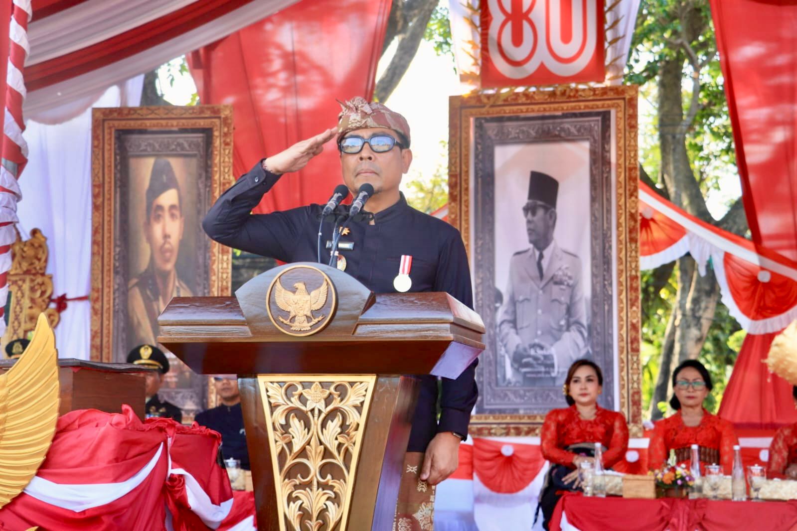 Peringatan HUT Ke-80 Kemerdekaan RI, Wawali Arya Wibawa Pimpin Apel Penurunan Bendera Merah Putih